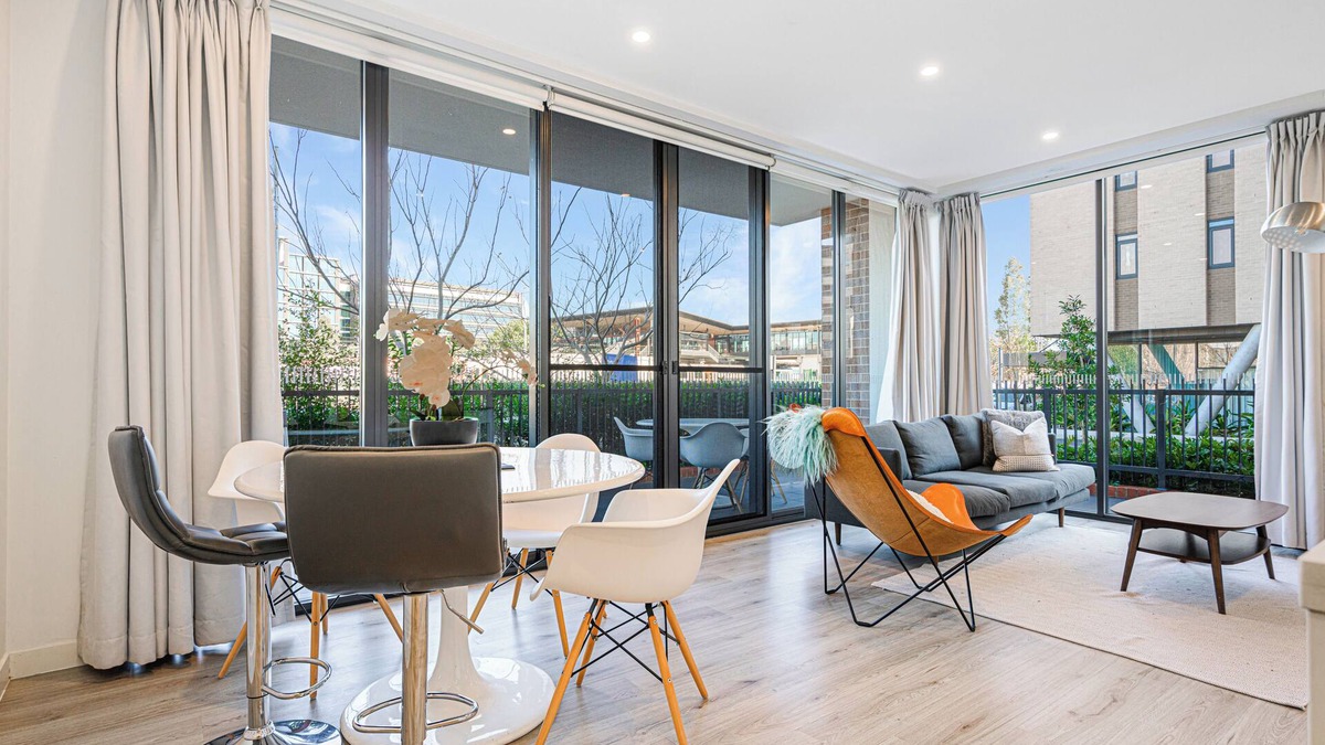 Penrith Apartment | Penrith 3Br apt close toTrain station & Shopping