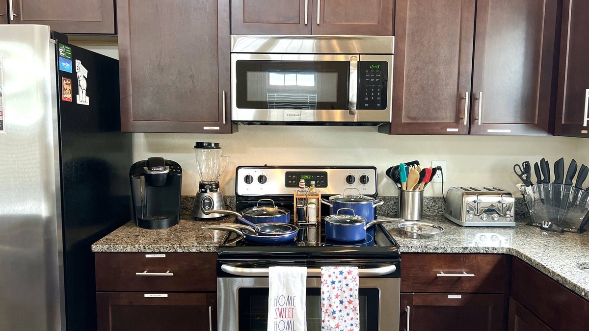 South Pensacola House | Pensacola ❤️ 3BD ❤️ Sleeps 10. King BD, Parkin+Wifi
