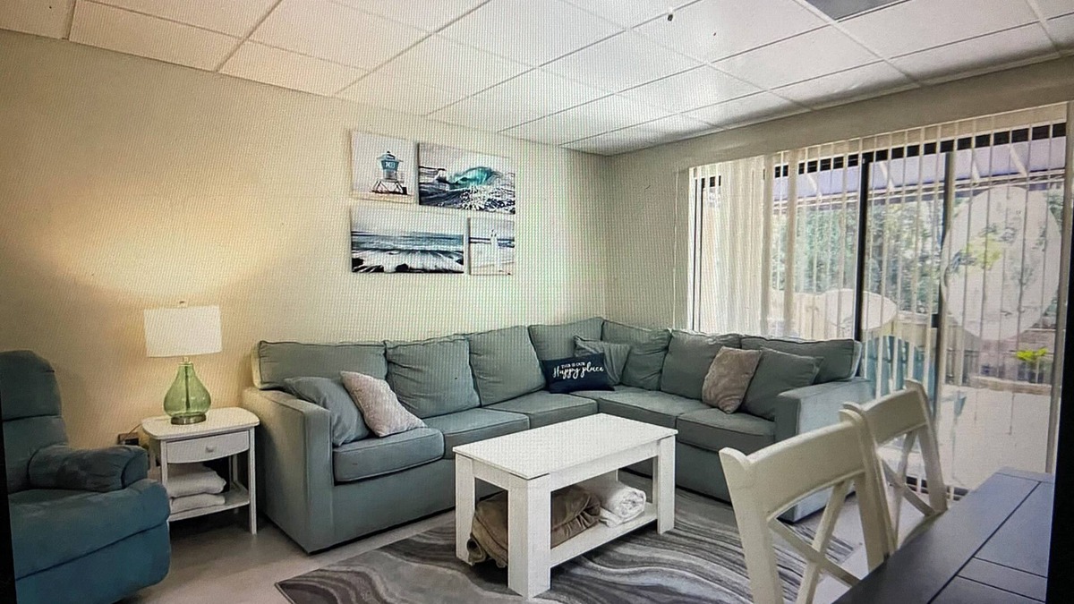 Pensacola House | Pensacola Beach-Gulf Breeze FL 2-bedroom Townhouse: Pool, Clubhouse, backyard