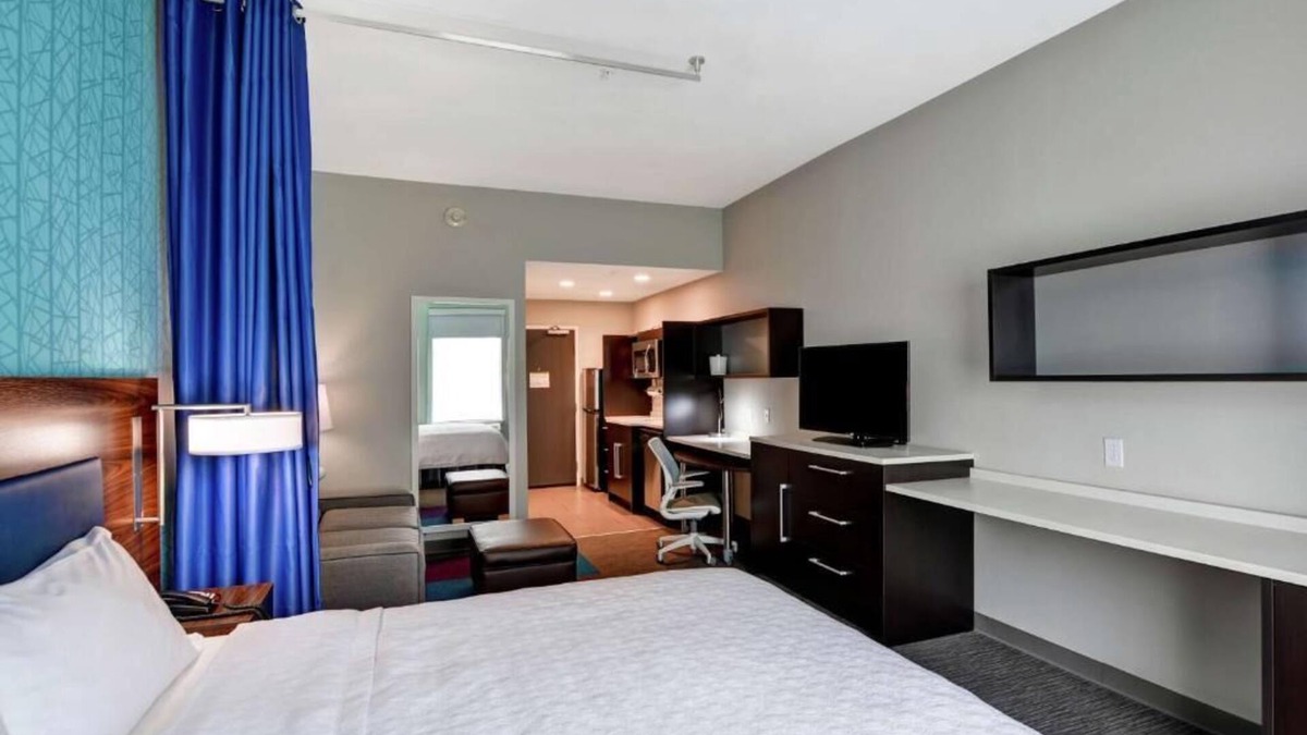 Ferry Pass Hotel | Pensacola Perfection! Free Breakfast and Parking, Pets Allowed, Onsite Pool!
