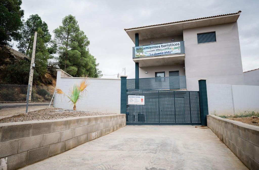 Caspe House | Pensión La Buena Vida
