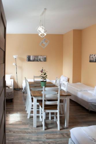Oberschoneweide House | Pension 11 Apartments by Lorenc