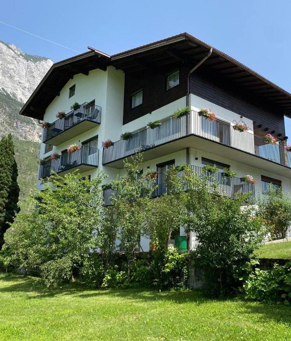 Roppen Bed & Breakfast | Pension Alpina
