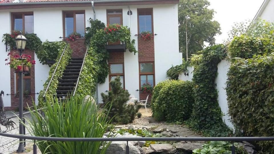 Lazne Bohdanec House | Pension Art