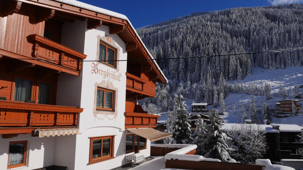 Lanersbach Bed & Breakfast | Pension Bergkristall