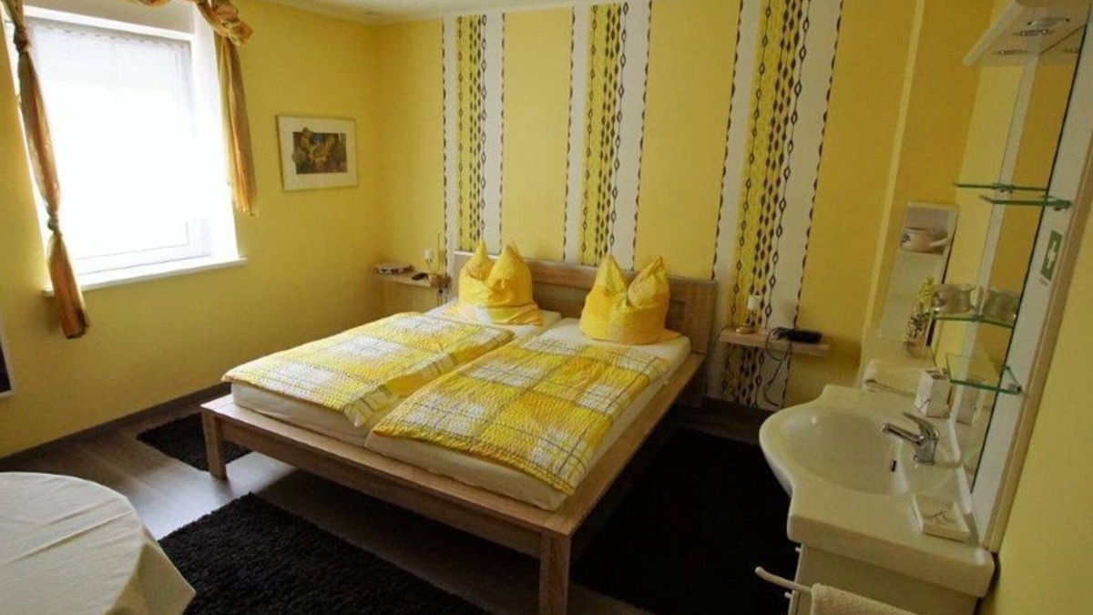 Taben-Rodt Cottage | Pension Brittnacher - Double room shower/WC