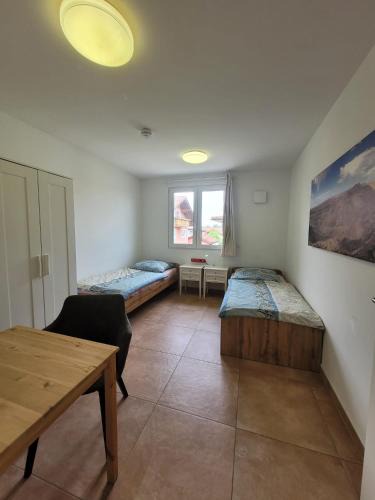 Griesstatt Apartment | Pension Chen, 2 Doppelzimmer , EBK, separater Balkon