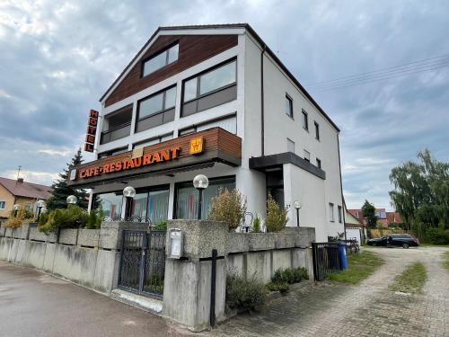 Rain House | Pension De Lux Rain