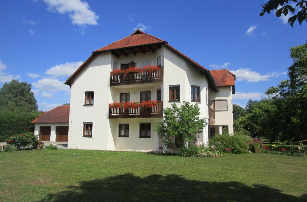 Neuhaus am Inn House | Pension Eva