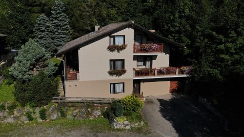 Oberzeiring Villa | Pension Hintergarten