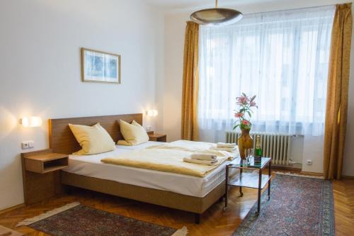 Prague 8 House | Pension Karnet