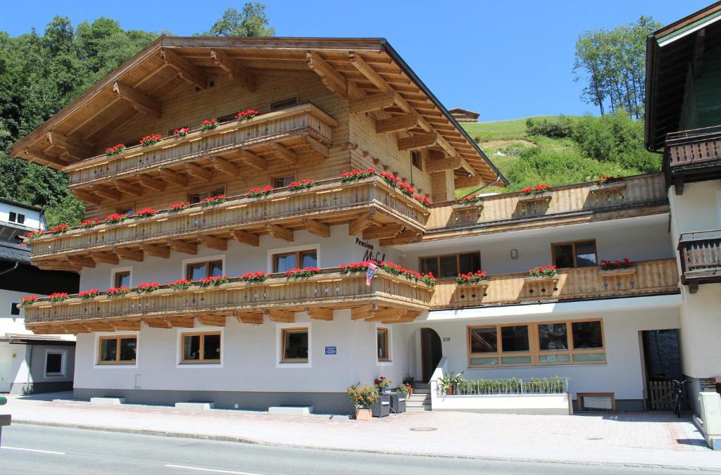 Saalbach-Hinterglemm Bed & Breakfast | Pension Michael