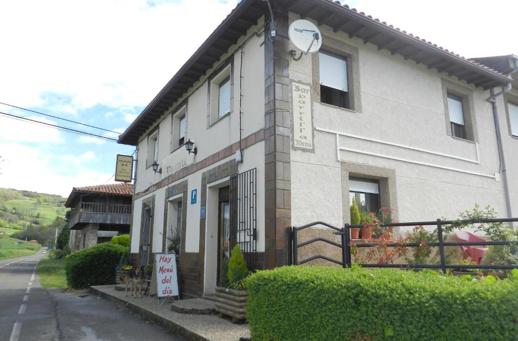 Tineo House | Pension Parrilla Casa Vicente