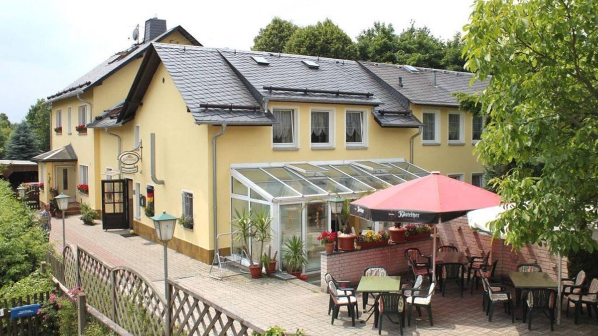 Jocketa Bed & Breakfast | Pension & Restaurant Gockescher Hahn - Family room 2, shower, WC