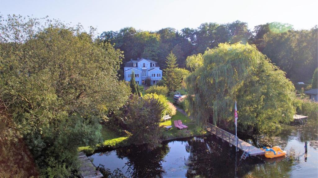 Moelln House | Pension Seeschlösschen