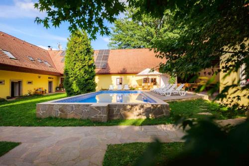 Rodvinov House | Pension U Starýho Dubu