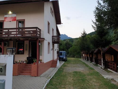 Caciulata House | Pensiunea Antonella