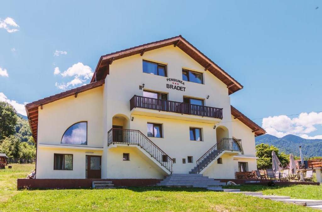 Malaia Bed & Breakfast | Pensiunea Bradet