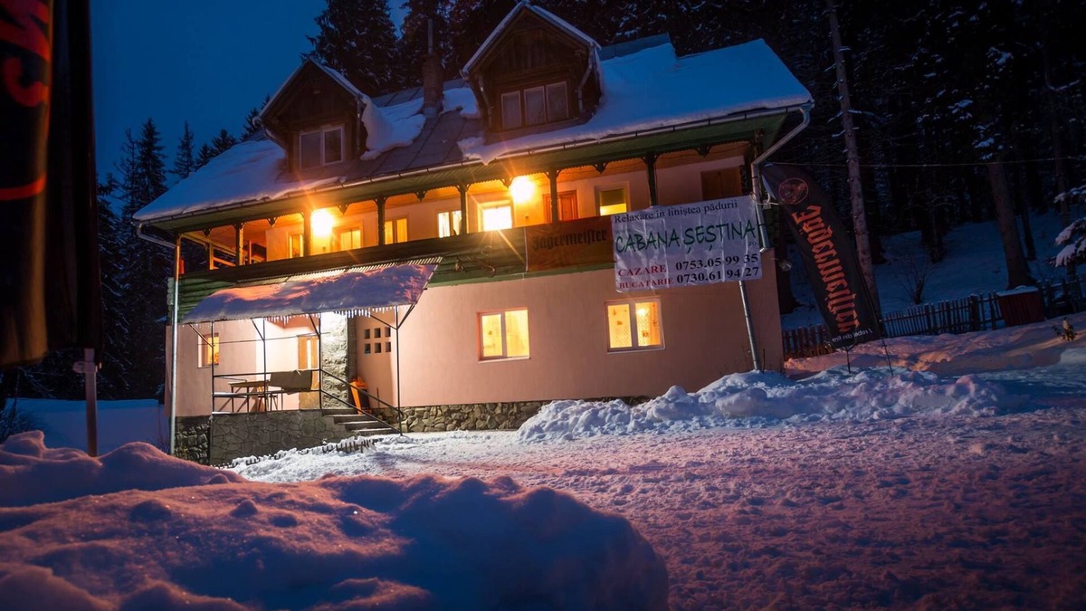 Lunca Bradului House | Pensiunea Cabana Sestina