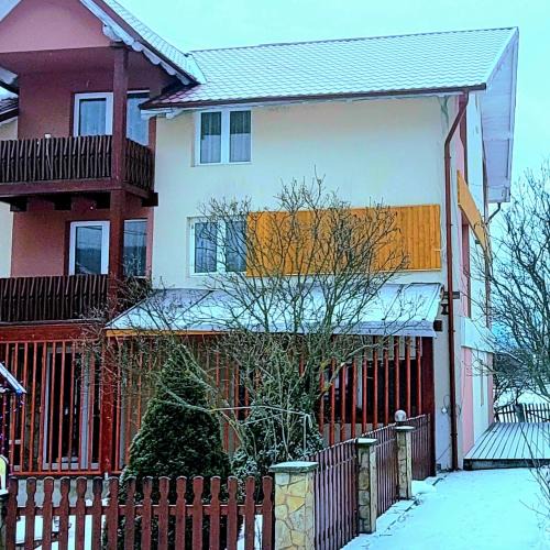 Neagra Sarului House | Pensiunea Casa Maia