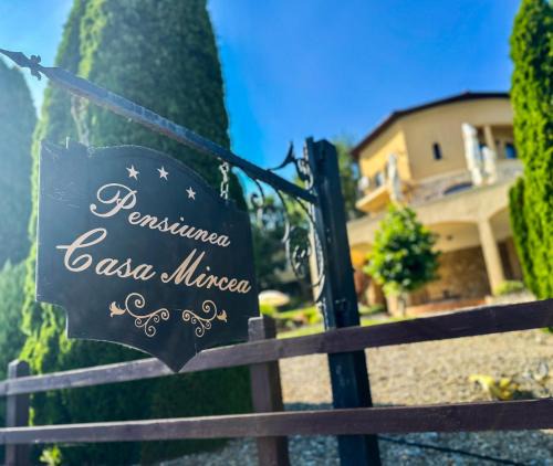 Eselnita House | Pensiunea Casa Mircea & Restaurant