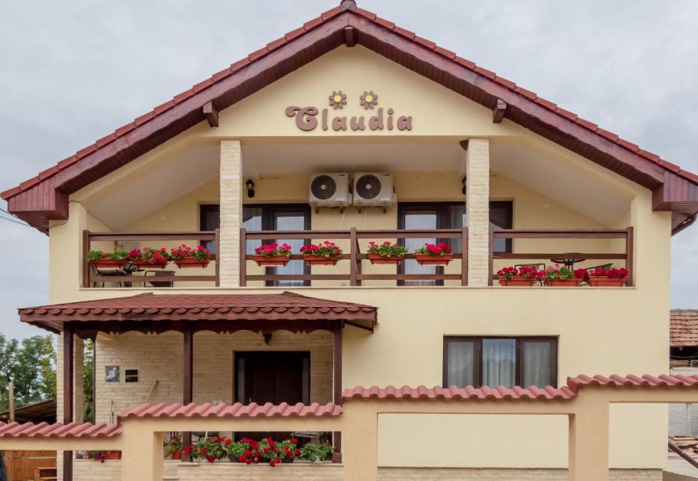 Corcova House | Pensiunea Claudia