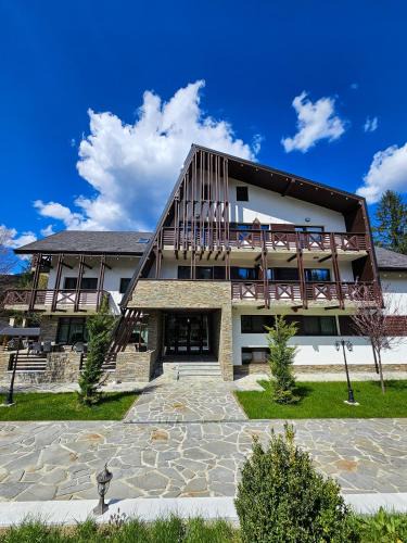 Malini House | Pensiunea Cotul Dorului