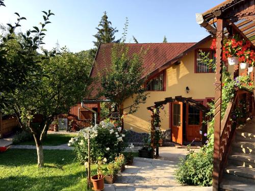 Izvoru Muresului House | Pensiunea Gentiana