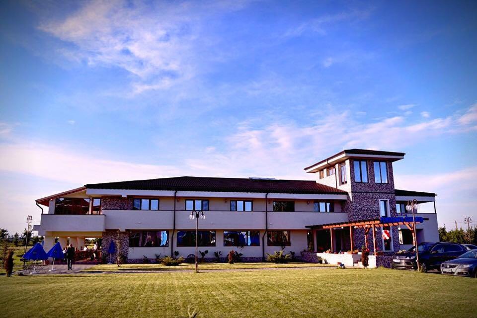 Lunguletu Hotel | Pensiunea Georgia
