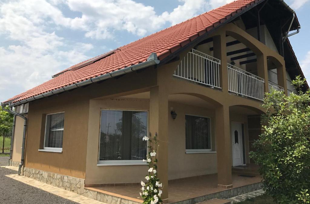Dumbrava House | Pensiunea Igazland *