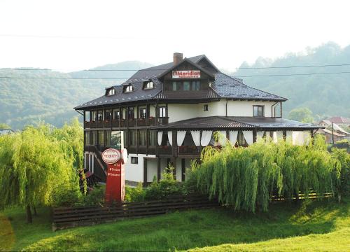 Oestii Paminteni House | Pensiunea Meridian