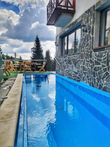 Vartop House | Pensiunea Piatra Graitoare