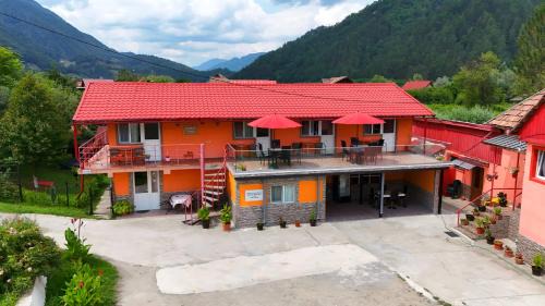 Brezoi House | Pensiunea Ramona