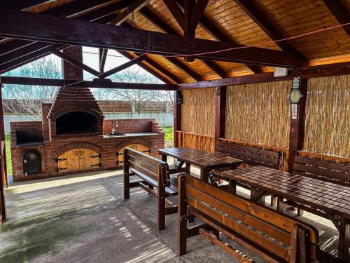 Razim Lake House | Pensiunea Salcioara SRL