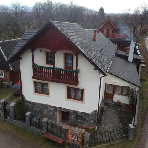 Breb House | Pensiunea Viorica