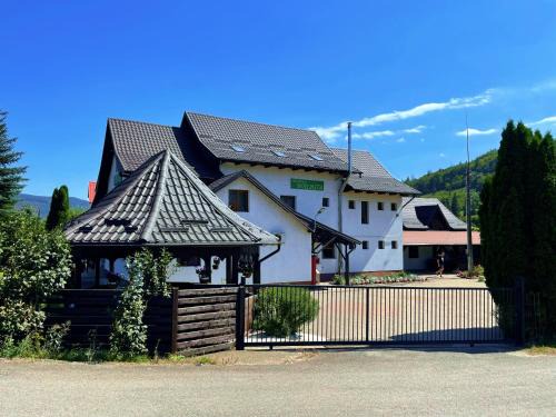 Frasin House | Pensiunea Voichita