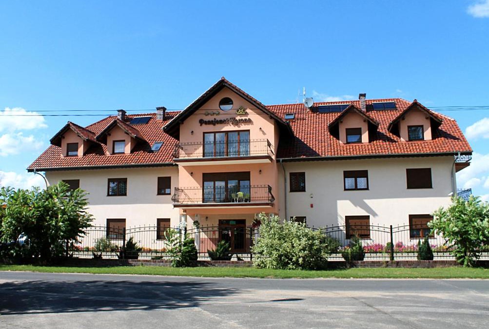 Otyn Bed & Breakfast | Pensjonat Korona