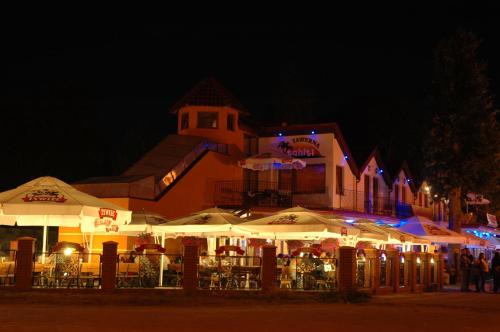 Rowy Hotel | Pensjonat Tahiti
