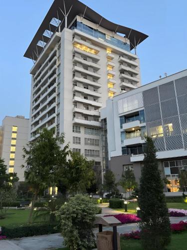 Lahore Apartment | Penta Square Executive City View Apartments DHA - Phase 5 Lahore