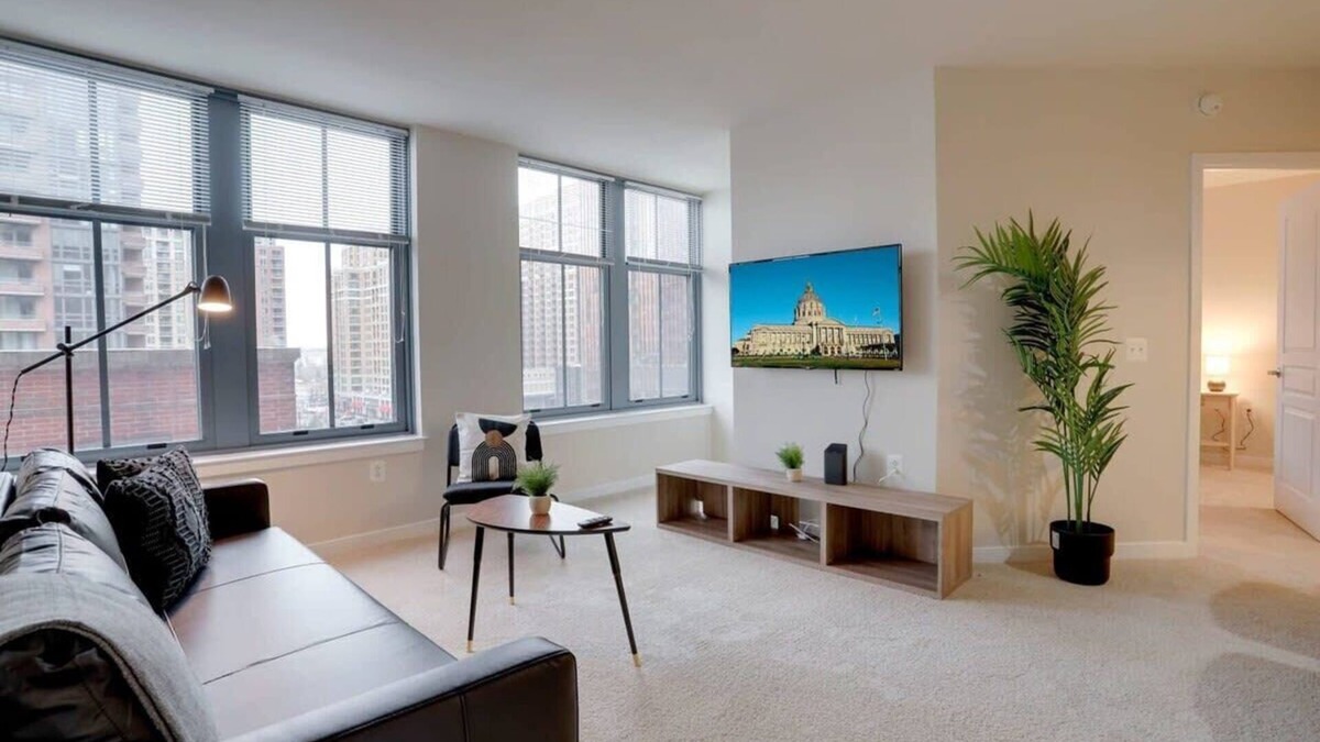 Aurora Highlands Apartment | Pentagon City Urban Getaway