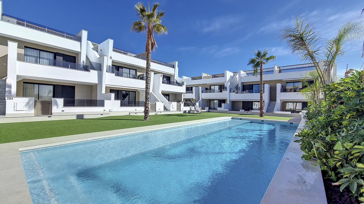 San Pedro del Pinatar Apartment | Penthouse apartment with pool, parking and Wi-Fi