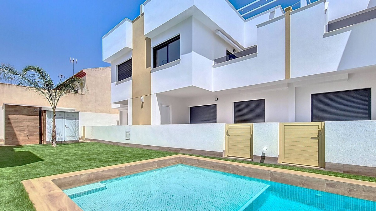 Lo Pagan Apartment | Penthouse apartment, roof terrace and pool