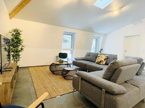 Neudorf-Weimershof Apartment | Penthouse 3 bedrooms in center w. private garden