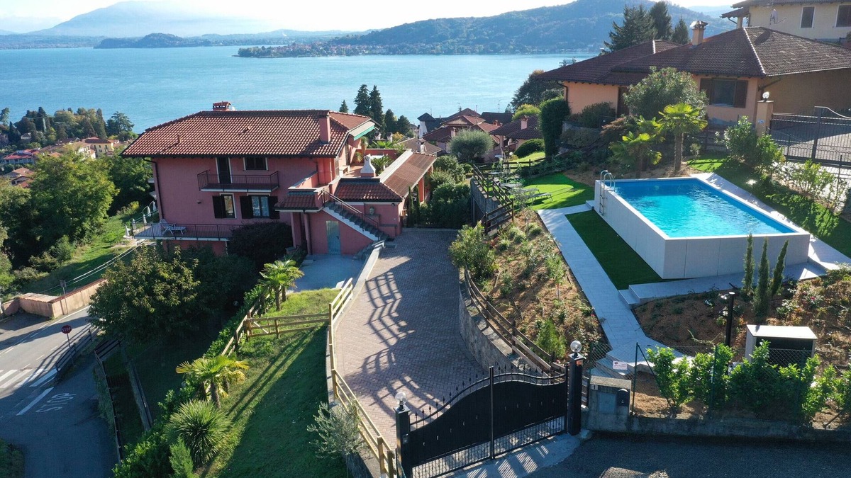 Meina Apartment | Penthouse Andrea apartment with private pool
