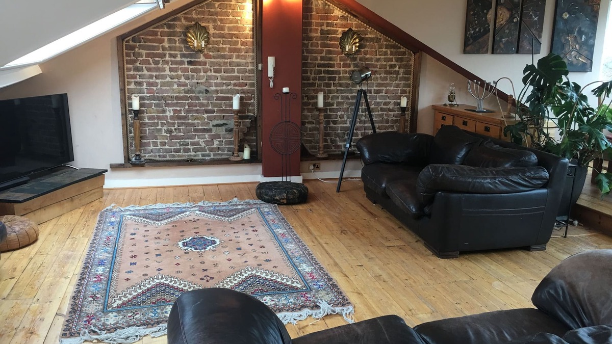 St. Margarets and North Twickenham Apartment | Penthouse apartment in St Margarets with excellent access to central London.