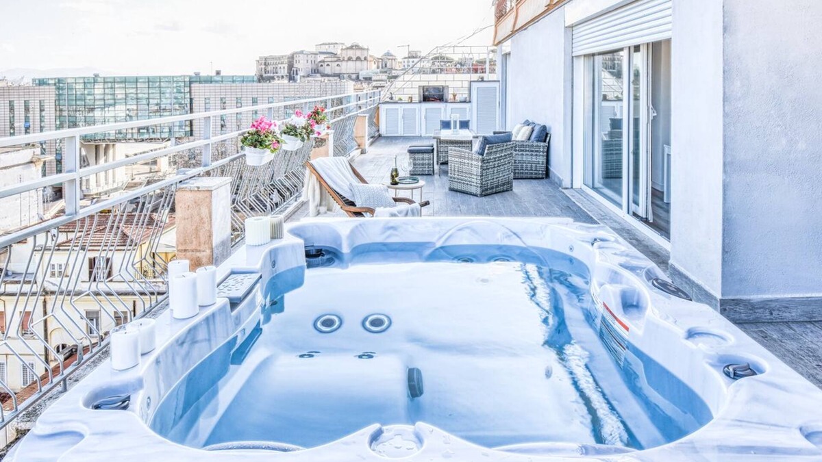 Vatican Apartment | penthouse apartment with terrace and private pool