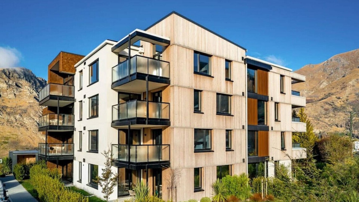 Arthur's Point Apartment | Penthouse Apt 24 at the base of Coronet Peak