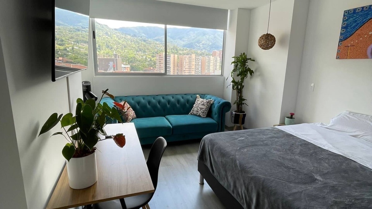 Envigado Apartment | Penthouse art gallery with great view!