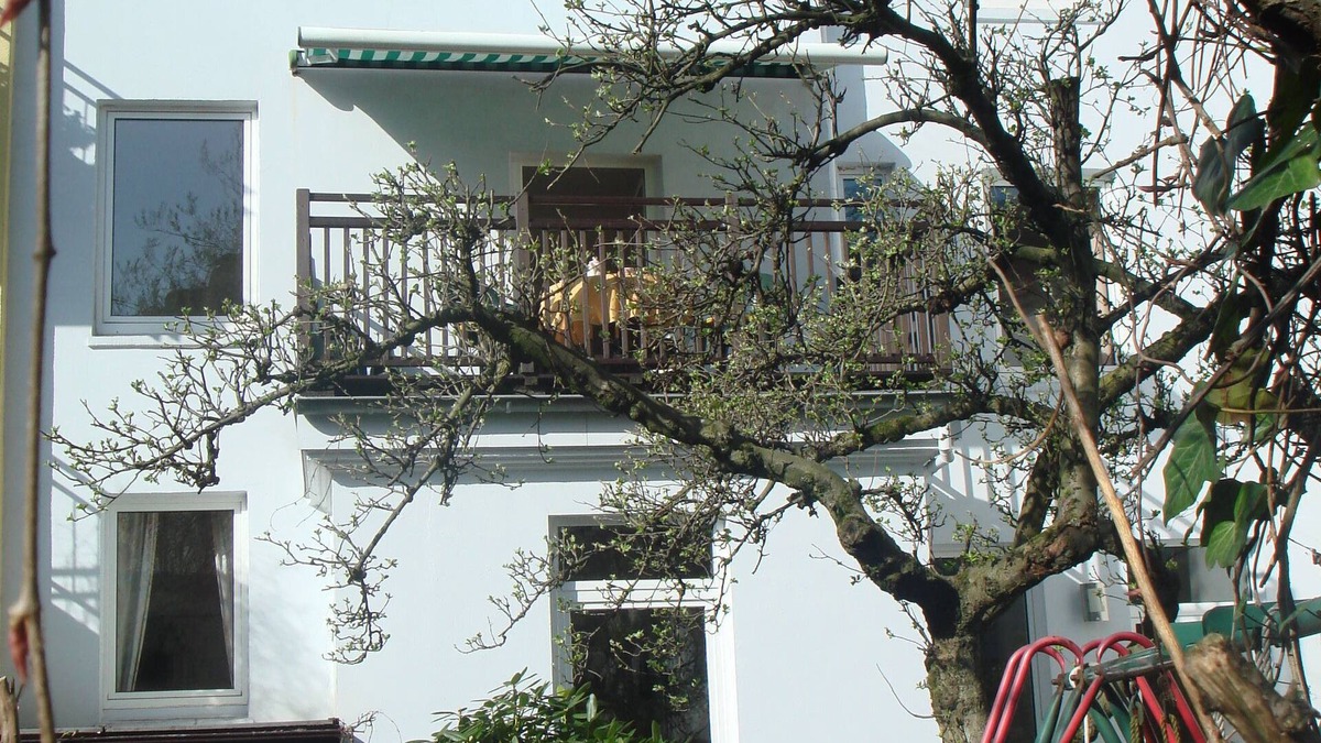 Eppendorf Apartment | PENTHOUSE at Alster City Garden Villa. Stylish & quiet apt., Adults only