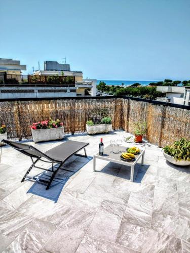 Marina di Carrara Apartment | -Penthouse con Terrazza Panoramica -Free Parking-